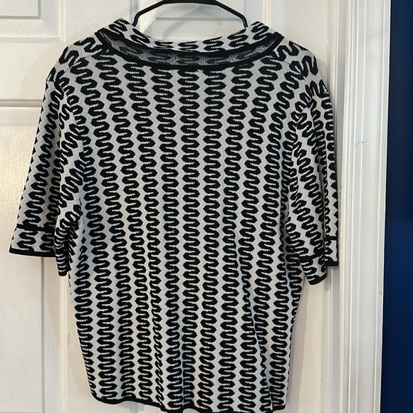 Women’s Lucy Paris Fiji Knit Black & White Button Short Sleeve Lapel Collar Top - Picture 8 of 10
